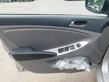 Hyundai Accent 2016 - Thumbnail 22