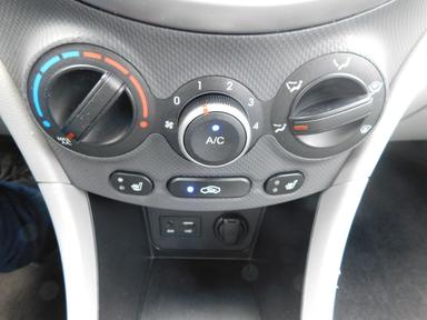 Hyundai Accent 2016 - Thumbnail 35