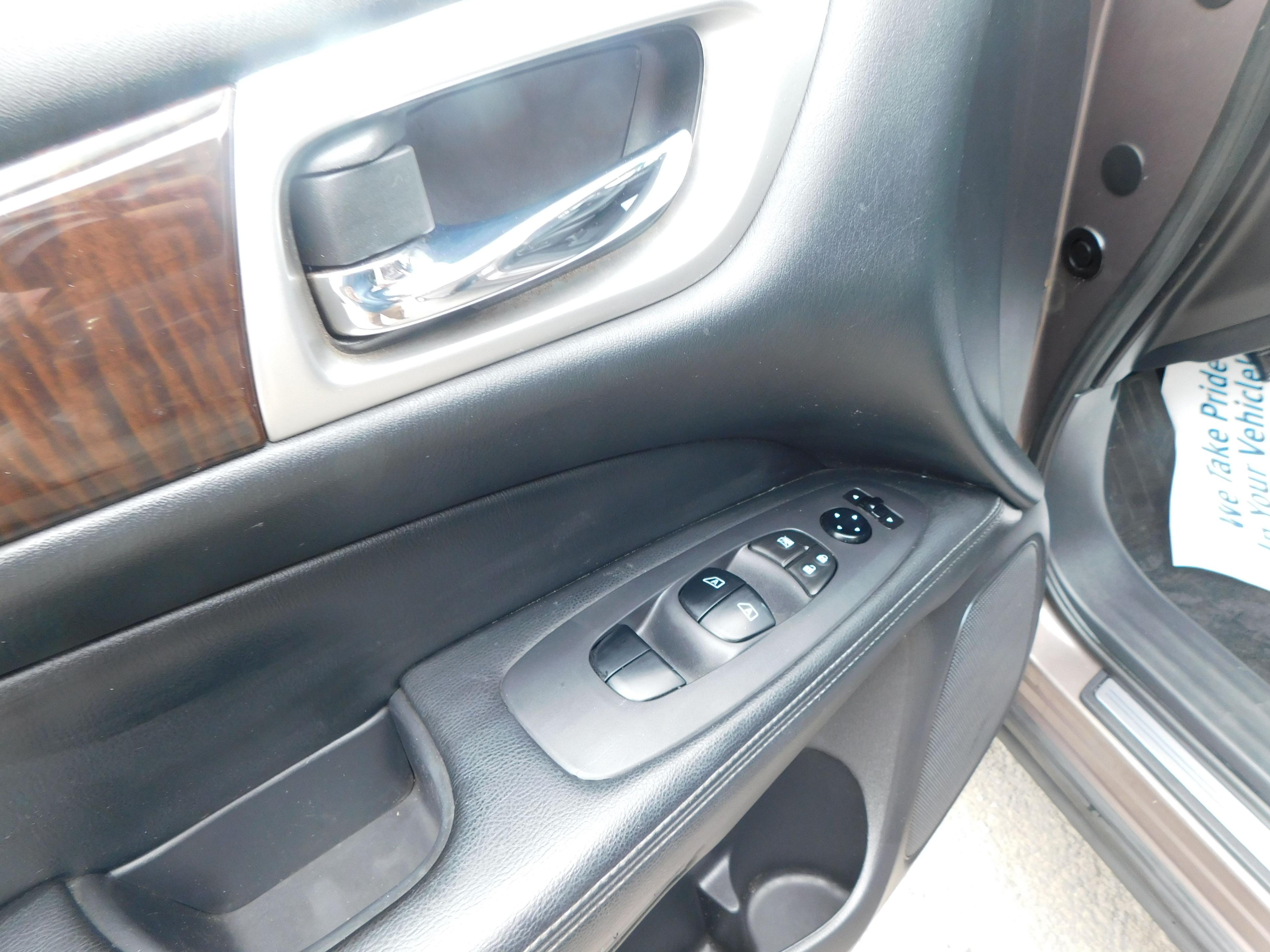 Nissan Pathfinder 2013 - Image 28