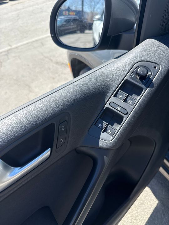 Volkswagen Tiguan 2015 - Image 16