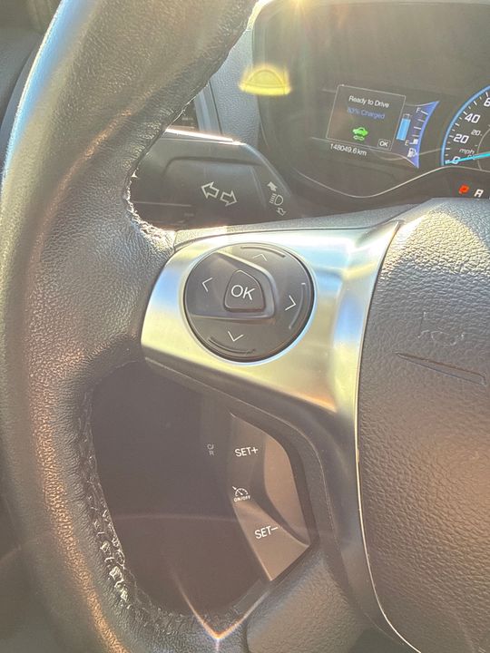 Ford C-Max Energi 2017 - Image 18