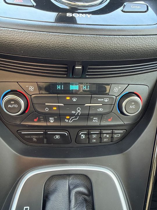 Ford C-Max Energi 2017 - Image 22