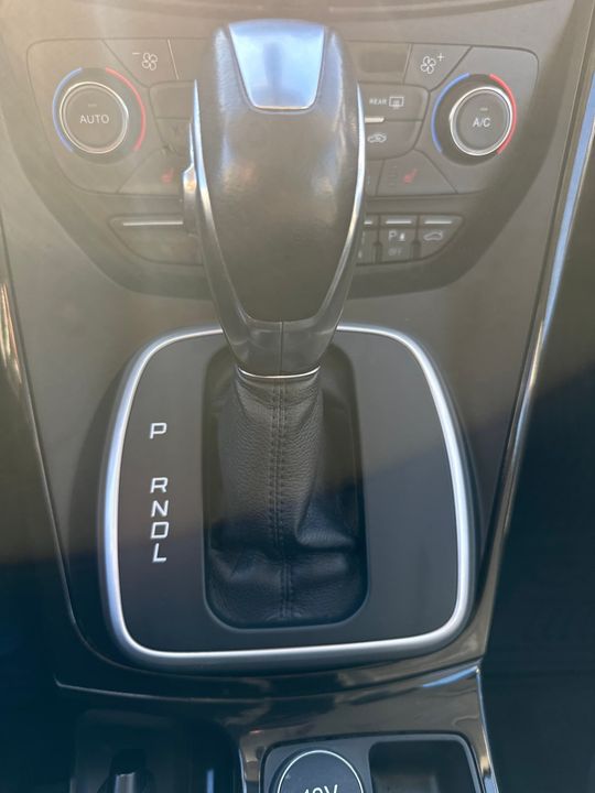 Ford C-Max Energi 2017 - Image 23