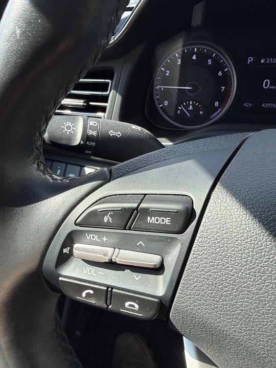 Hyundai Elantra 2020 - Image 20