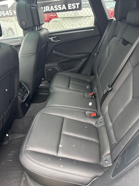 Porsche Macan 2022 - Image 18