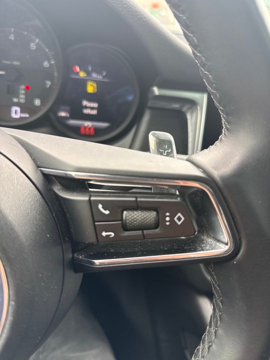 Porsche Macan 2022 - Image 24