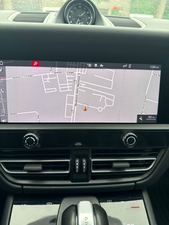 Porsche Macan 2022 - Image 26