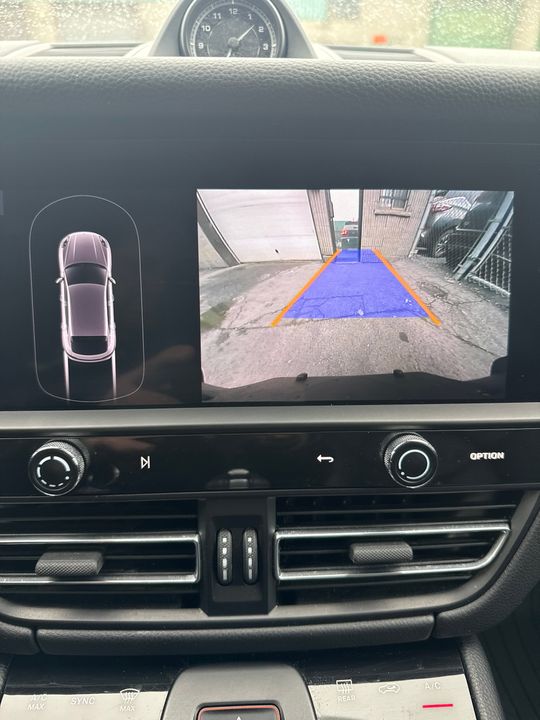 Porsche Macan 2022 - Image 27