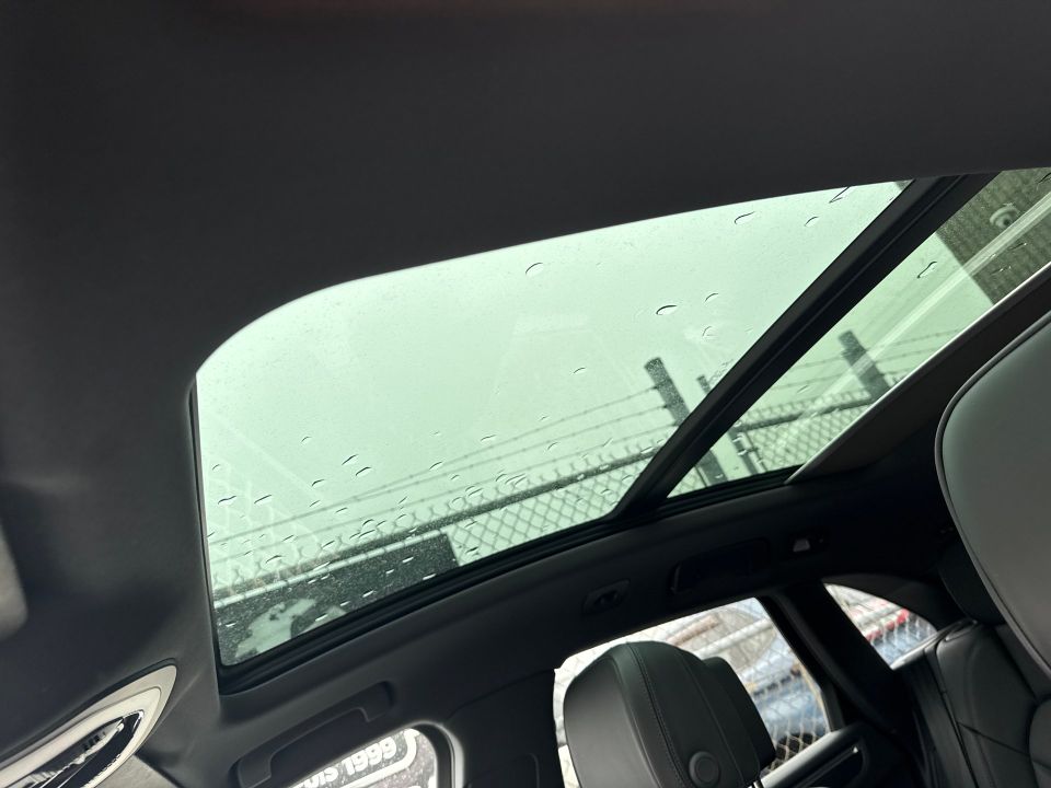 Porsche Macan 2022 - Image 30
