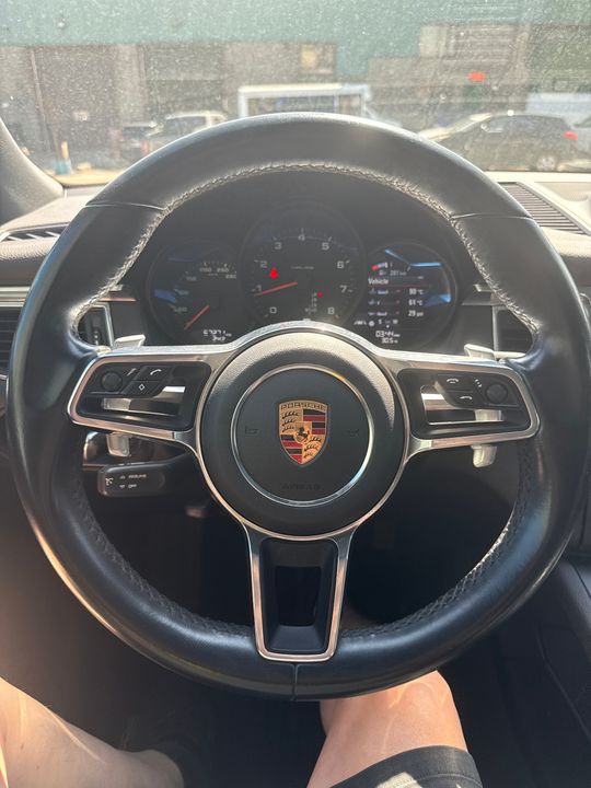Porsche Macan 2018 - Image 22