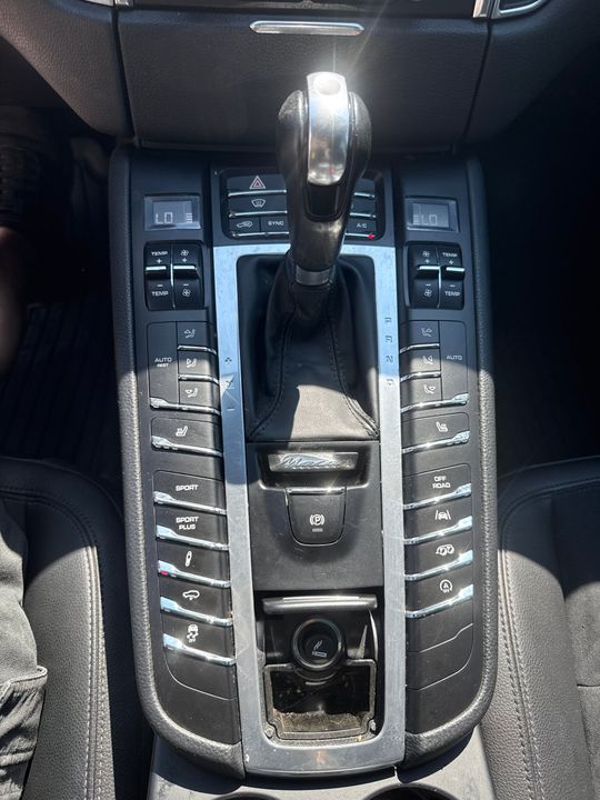 Porsche Macan 2018 - Image 29