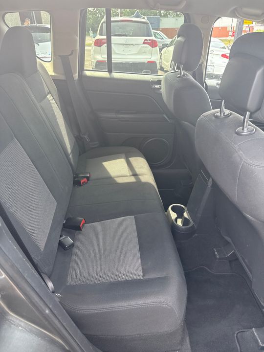 Jeep Compass 2011 - Image 11