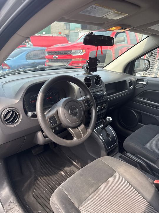 Jeep Compass 2011 - Image 15