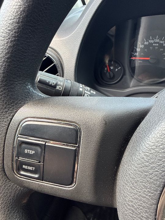 Jeep Compass 2011 - Image 18