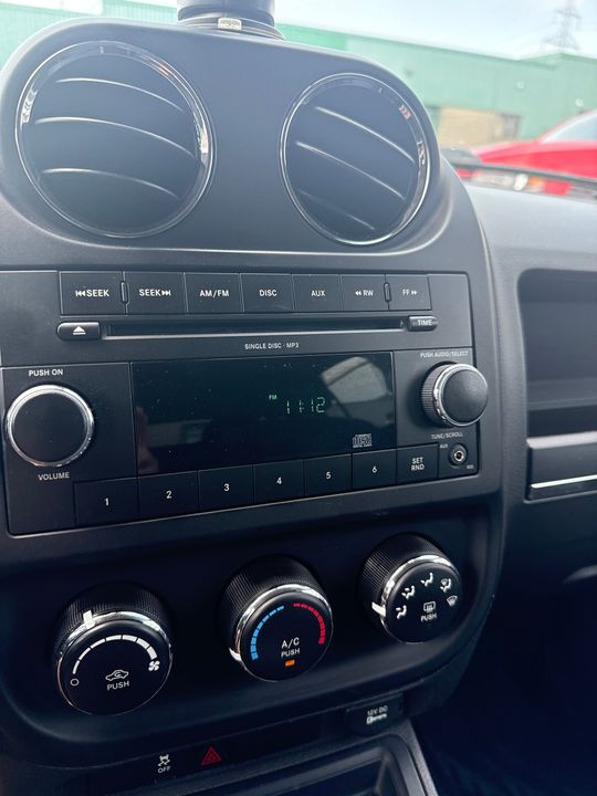 Jeep Compass 2011 - Image 21