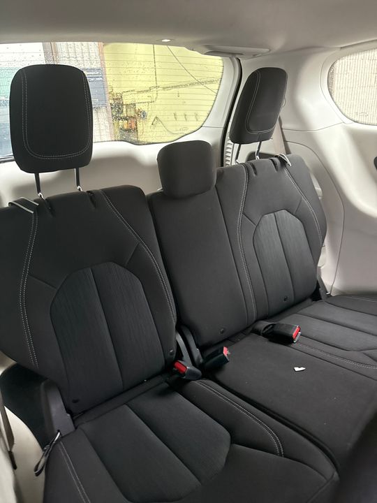Chrysler Grand Caravan 2021 - Image 13