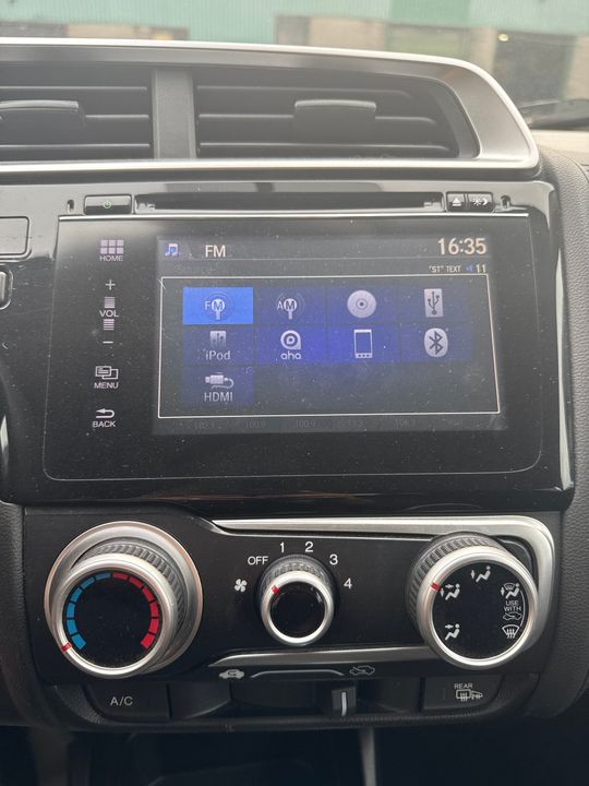 Honda Fit 2016 - Image 22