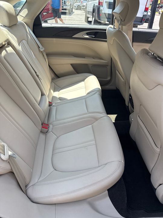 Lincoln MKZ 2017 - Image 13