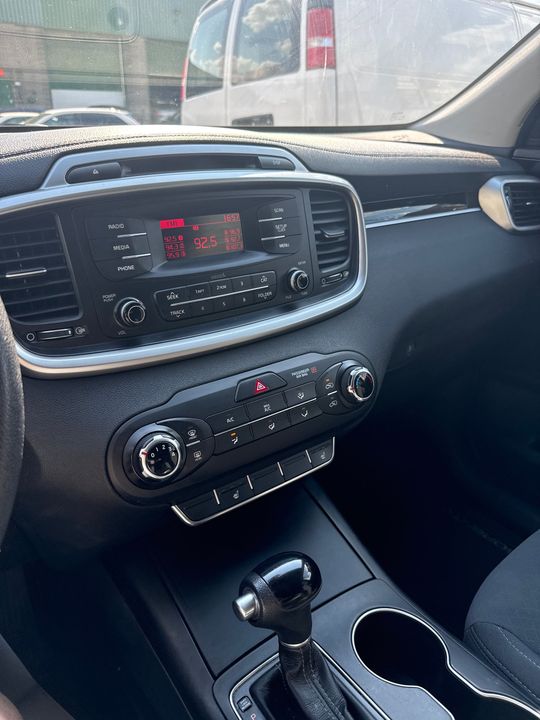 Kia Sorento 2016 - Image 25