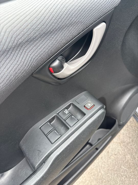 Honda Fit 2014 - Image 14
