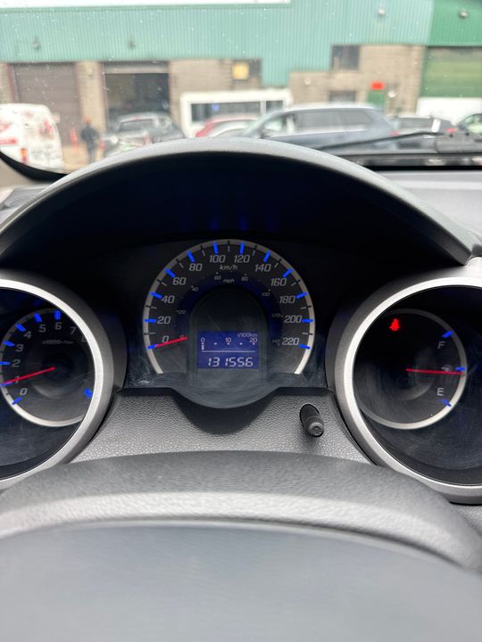 Honda Fit 2014 - Image 17