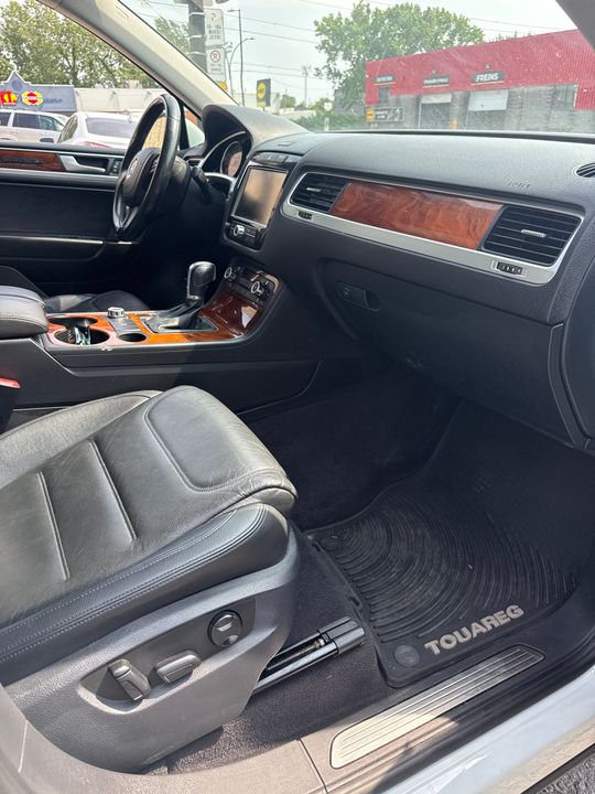 Volkswagen Touareg 2014 - Image 12