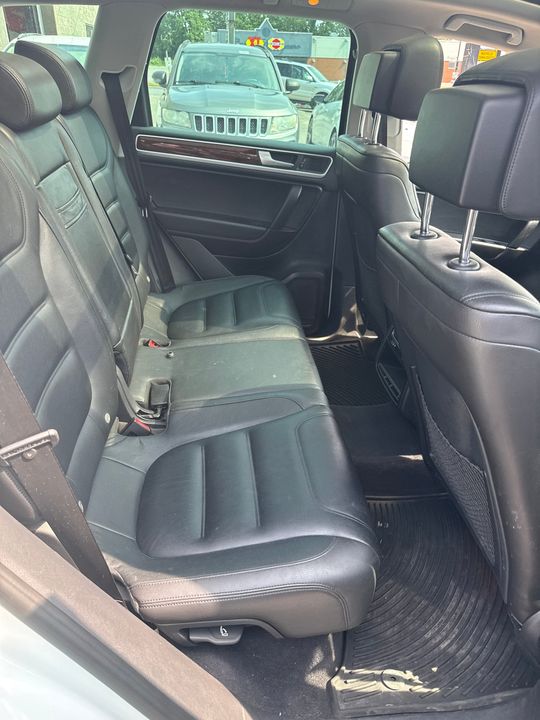 Volkswagen Touareg 2014 - Image 14