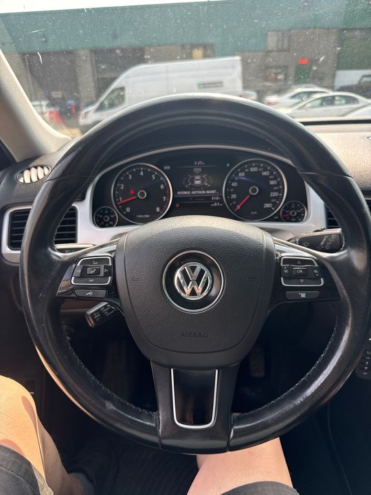 Volkswagen Touareg 2014 - Image 21