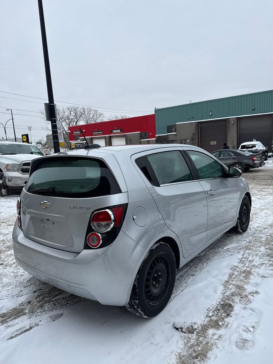 Chevrolet Sonic 2015 - Image 4