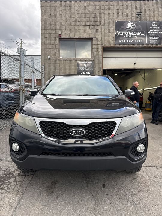 Kia Sorento 2011 - Image 2