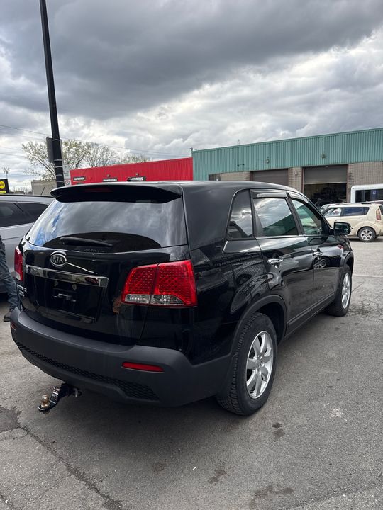 Kia Sorento 2011 - Image 4