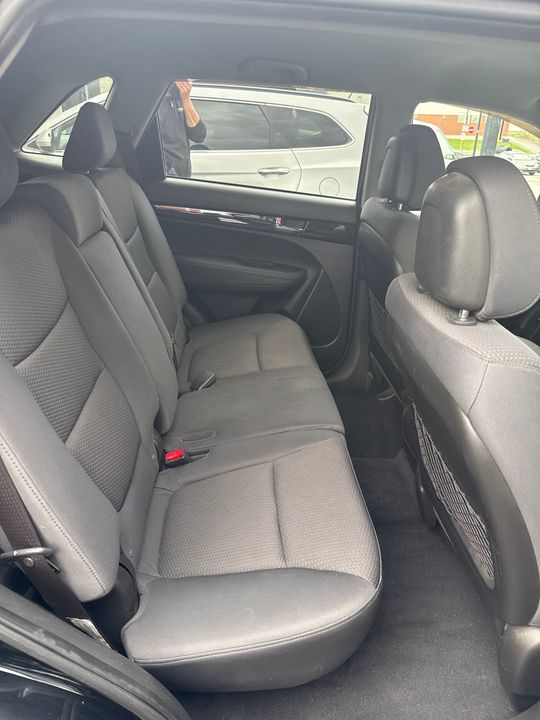 Kia Sorento 2011 - Image 11