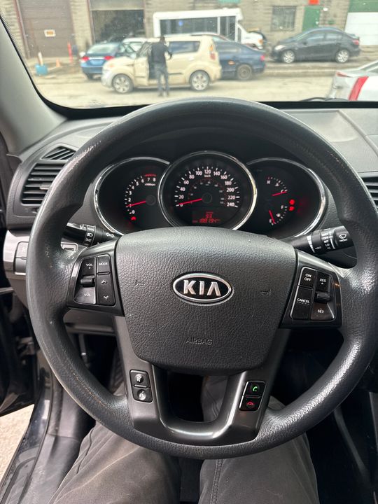 Kia Sorento 2011 - Image 16