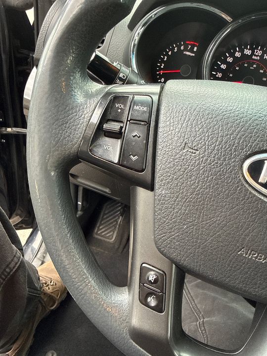 Kia Sorento 2011 - Image 17